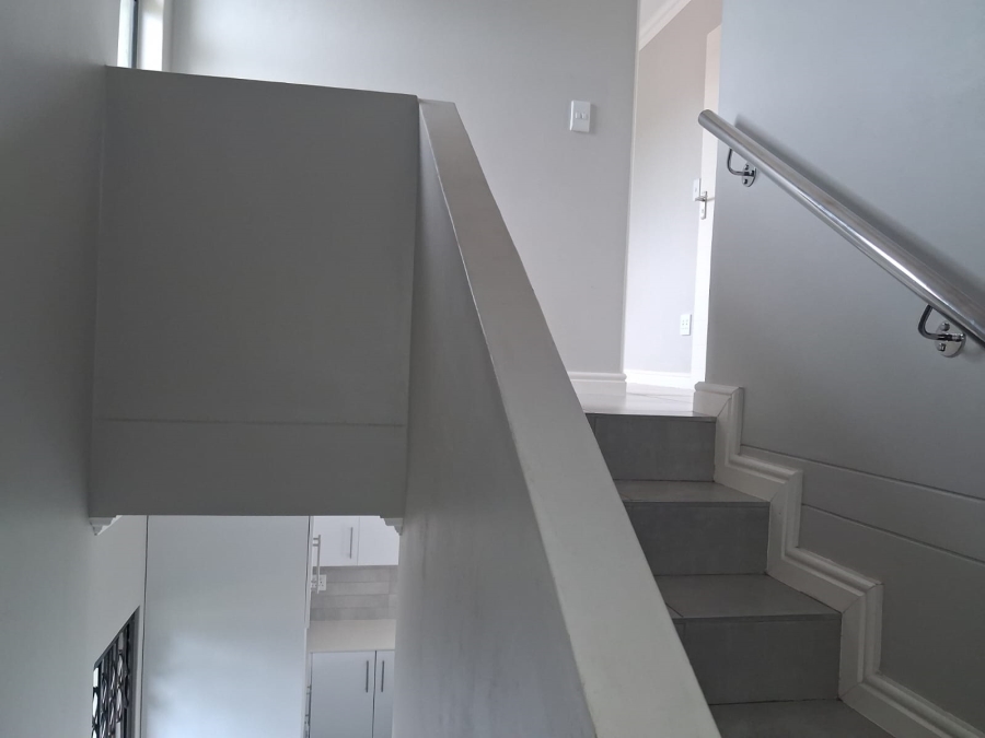 To Let 3 Bedroom Property for Rent in Winterstrand Eastern Cape